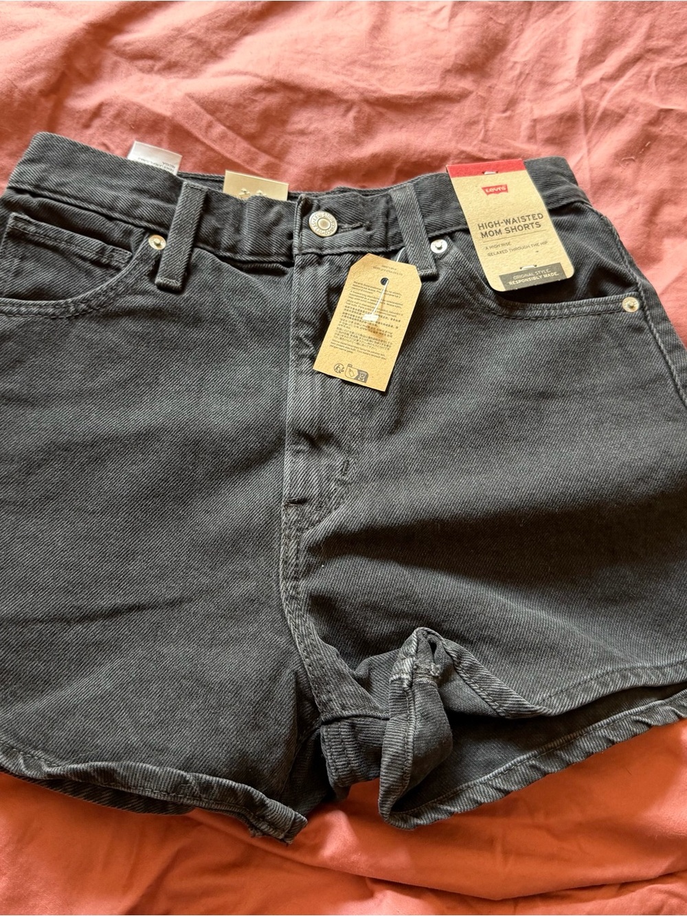 Levi's Black High Waisted Mom Shorts - Picture 4 of 4